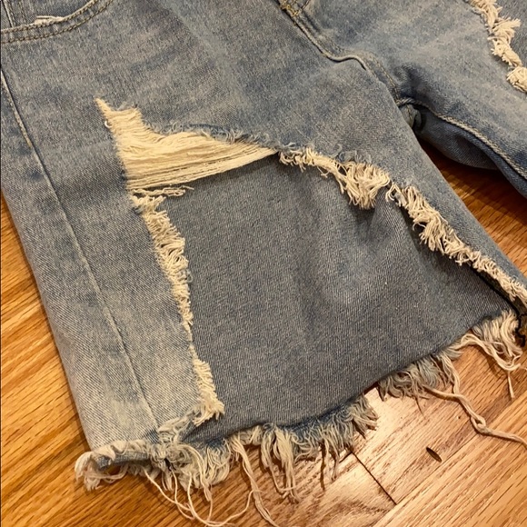 Ripped Bermuda Jean Shorts NEW - Picture 3 of 5